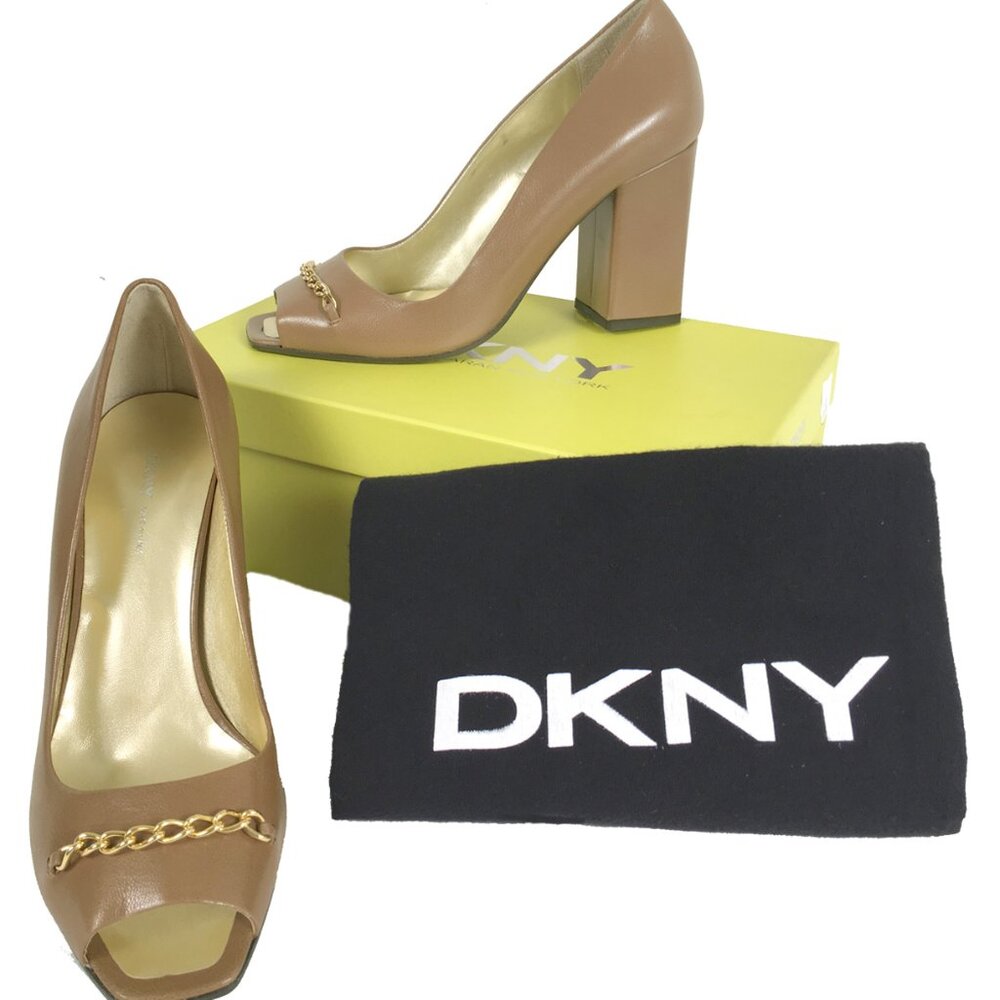 NEW $245 Donna Karan DKNY Shoes (Heels)!  Tan With Gold Toe Chain  Made in Italy